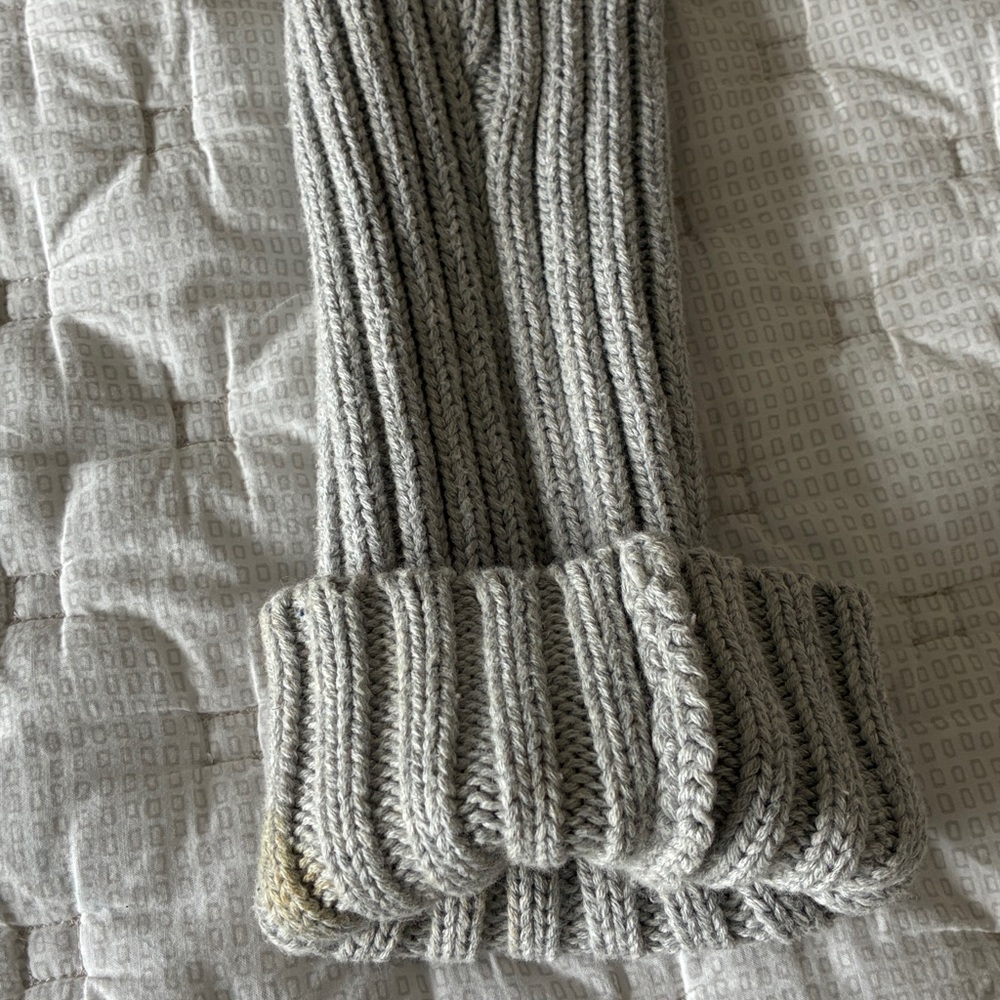 Simonett Gray Ribbed Shrug - Picture 7 of 7